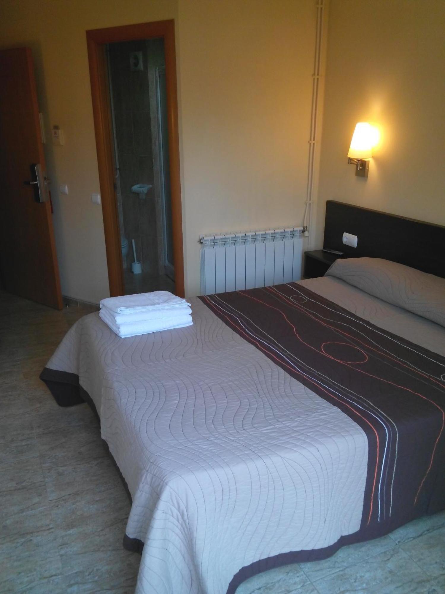 Hostal Sant Sadurni Sant Sadurní dʼAnoia Szoba fotó