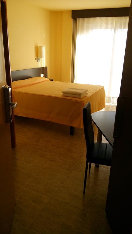 Hostal Sant Sadurni Sant Sadurní dʼAnoia Kültér fotó