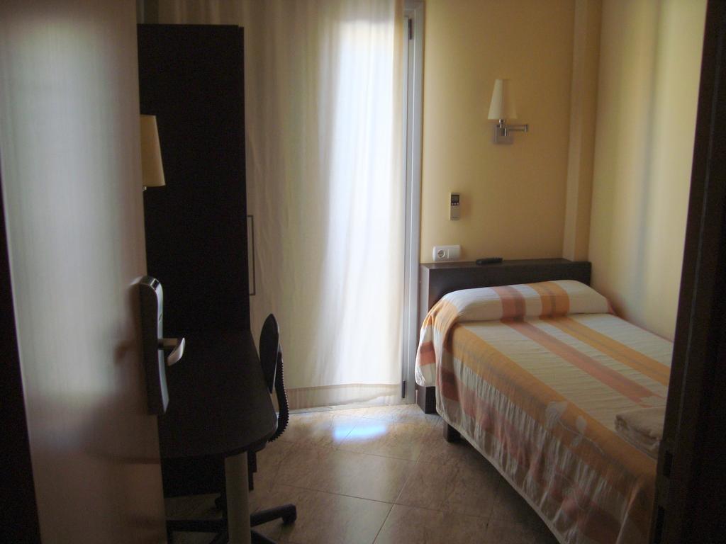 Hostal Sant Sadurni Sant Sadurní dʼAnoia Kültér fotó