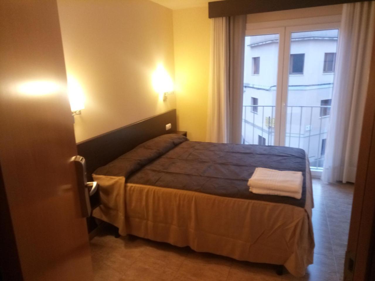 Hostal Sant Sadurni Sant Sadurní dʼAnoia Kültér fotó
