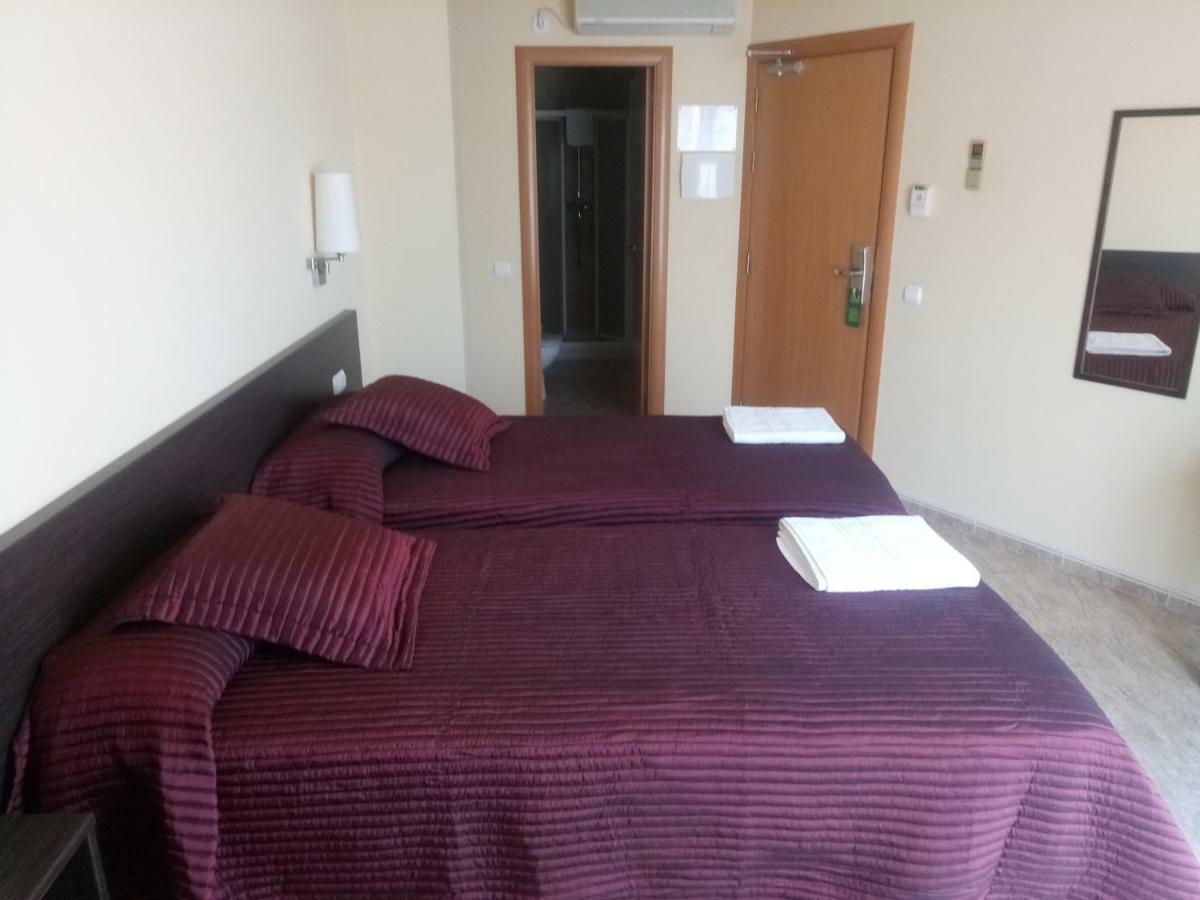 Hostal Sant Sadurni Sant Sadurní dʼAnoia Kültér fotó